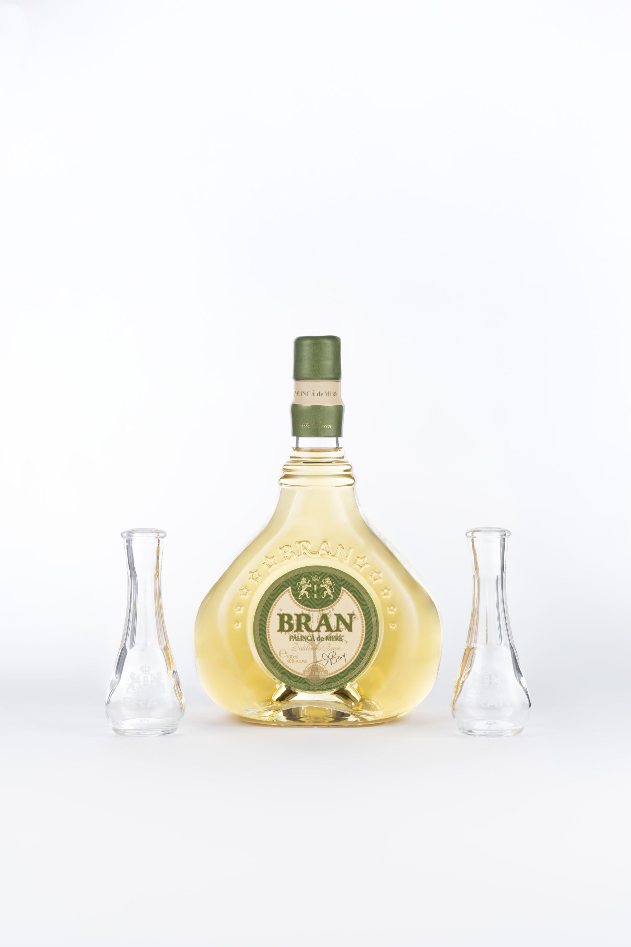 Pălincă Mere + 2 Toiuri Distileriile Bran 700 ml 40% alc/vol